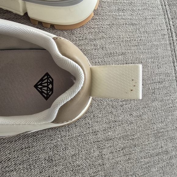 One Fine Day Beige and Ivory Sneakers Sz Eu 42 / US 11 - Picture 11 of 15